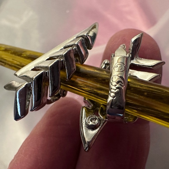 Coro Silver Tone Art Deco Arrow Clip-on Earrings Signed Vintage - Picture 7 of 7